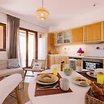 بيت للعطل Mikra Bay Vineyard *