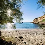 Mikra Bay Vineyard Faneroméni