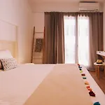 Mikra Bay Vineyard بيت للعطل
